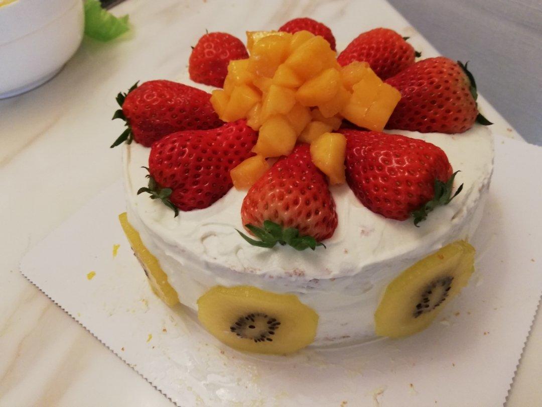 生活家庭美食做的生日蛋糕