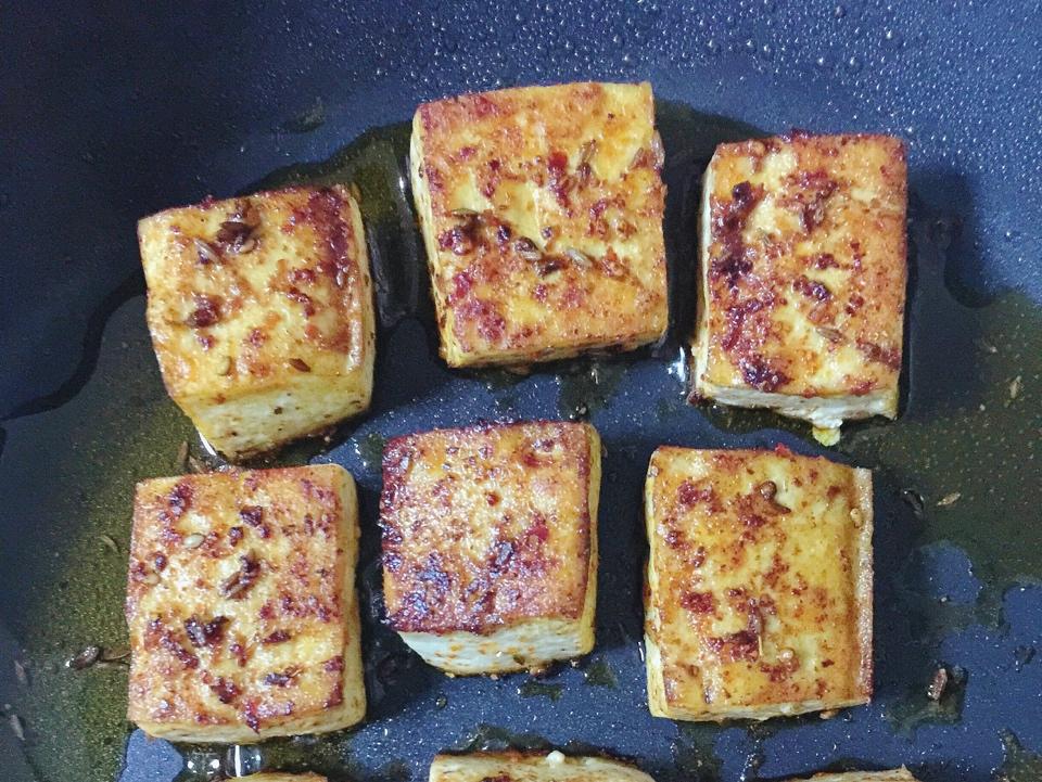 MEYER唤醒美味-路边小吃煎豆腐