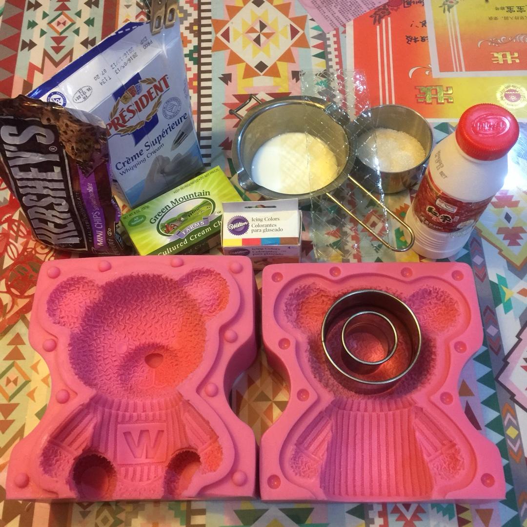 【安安4岁生日立体熊蛋糕的做法步骤图】麻麻猪-制作