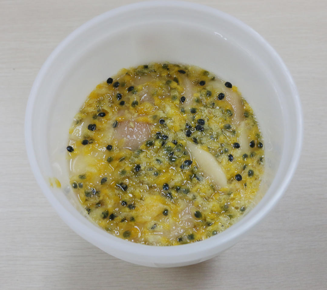 蜜意香浓百味生果中皇后-蜜桃百香果鲜酿