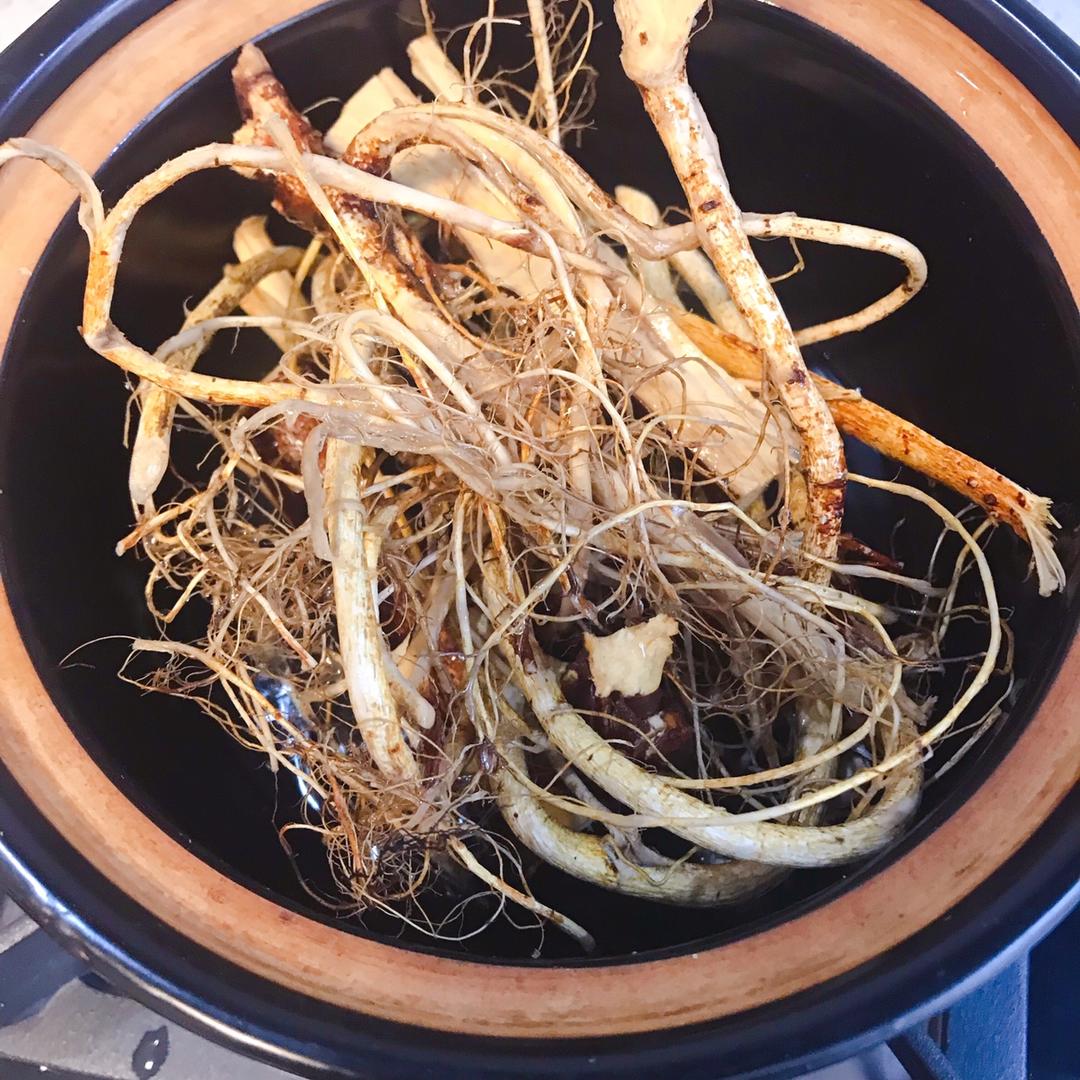 五指毛桃焗鸡腿肉