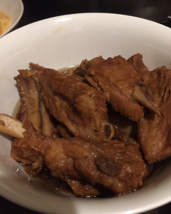 闪闪的小厨娘做的红烧牛尾排骨化疗吃癌症图片
