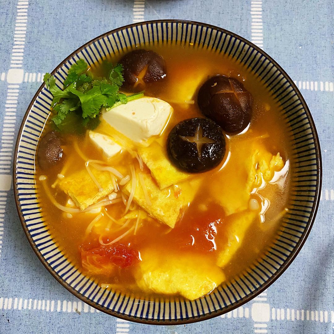 番茄豆腐菌菇汤