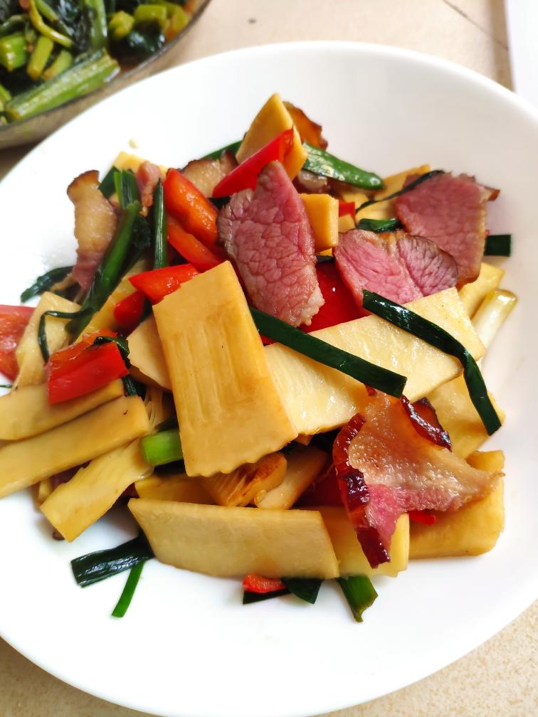 冬笋炒烟熏肉
