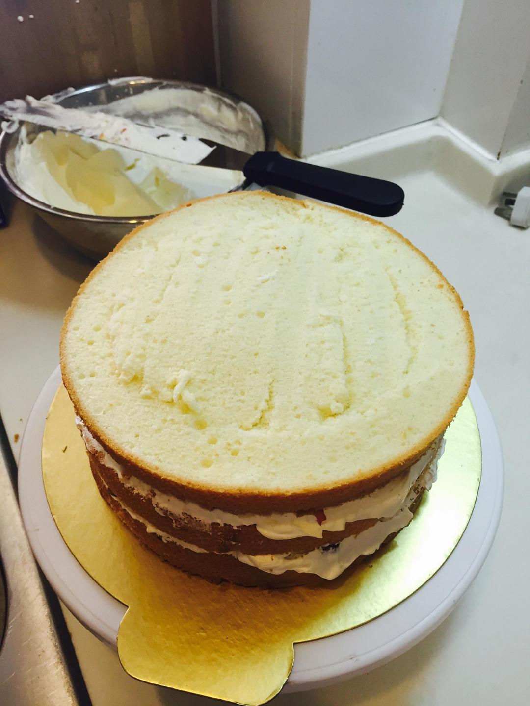 【生日蛋糕教程【威化饼干围边】的做法步骤图】坠入海的星-制作