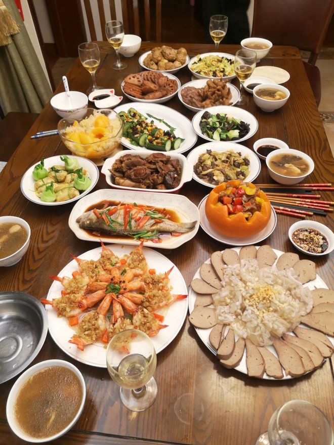 当我开始操持年夜饭了就说明父母都老了,自己不再是期盼过年的那个小
