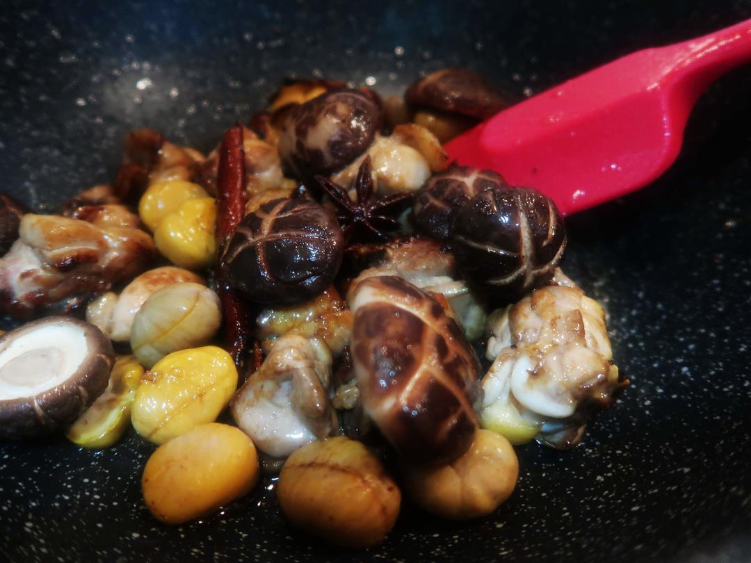 快手午餐便当饭盒——板栗烧鸡和炒时蔬