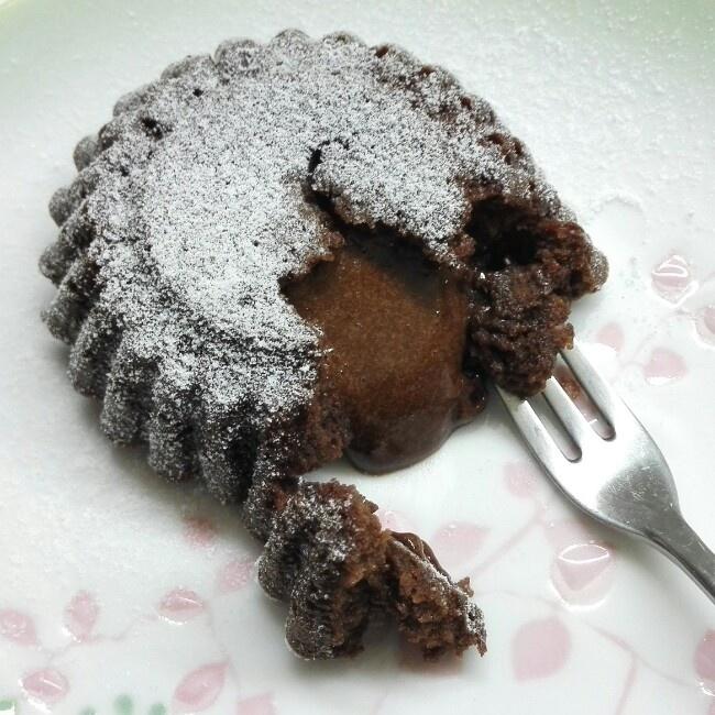巧克力熔岩蛋糕(全图文超简单)的做法 步骤13