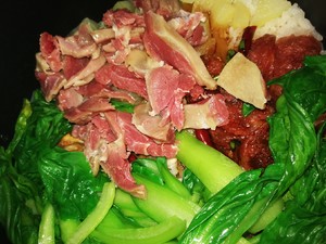 抖音网红土豆腊肠焖饭