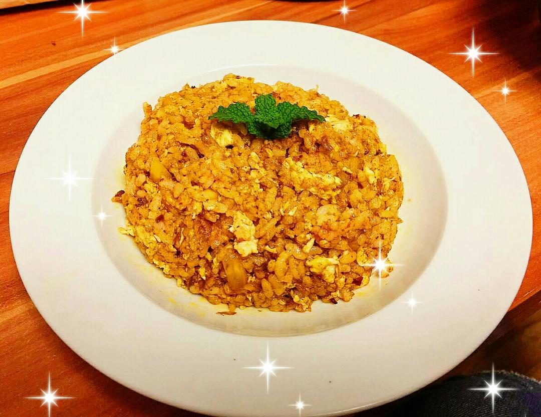 咸蛋黄辣酱炒饭