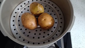 无油低脂版麦乐鸡块的做法 步骤1