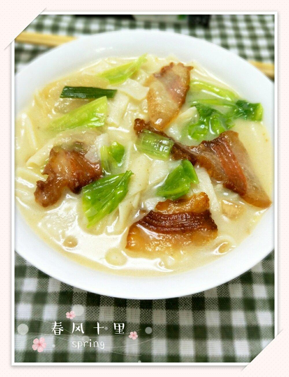 4月4日 #早餐2018年4月4日#爱心早餐第一百八十季 腊肉煮豆丝 谷粒多