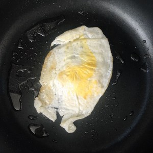神仙下饭菜~农家小吃(青椒肉片土鸡蛋)的做法 步骤2