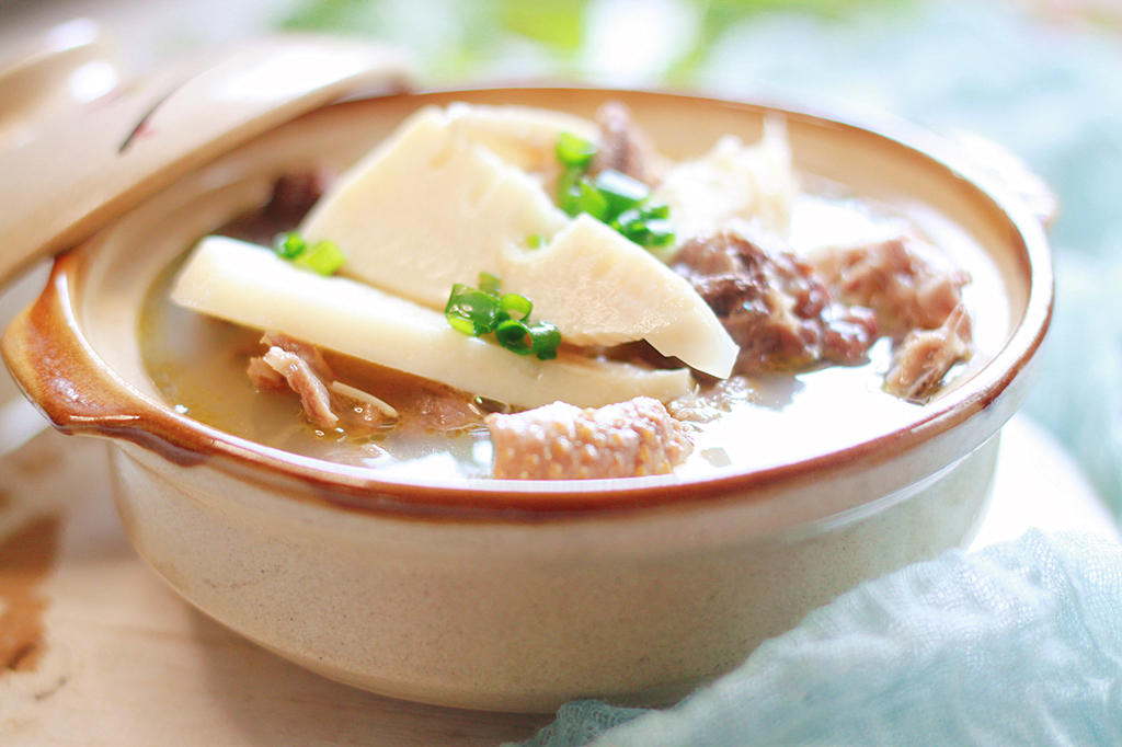 鲜笋老鸭汤