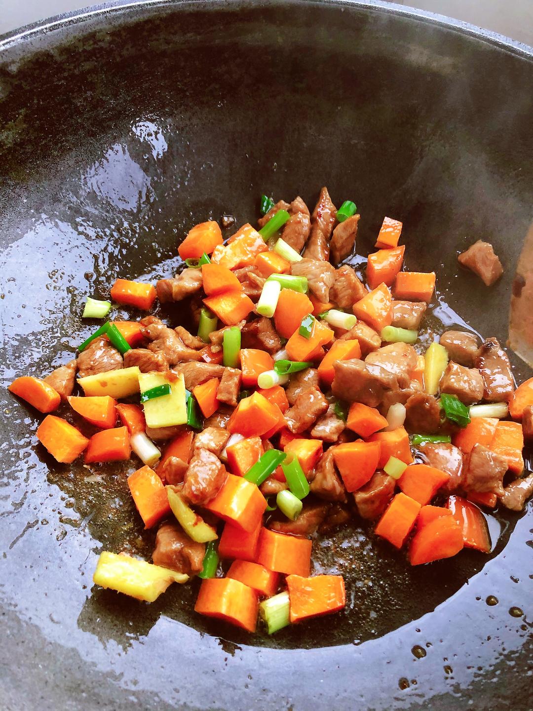 毛豆胡萝卜炒肉