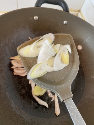 黄豆芽炖粉条的做法 步骤4