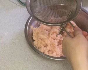 会跳舞的鸡肉丸子的做法 步骤3