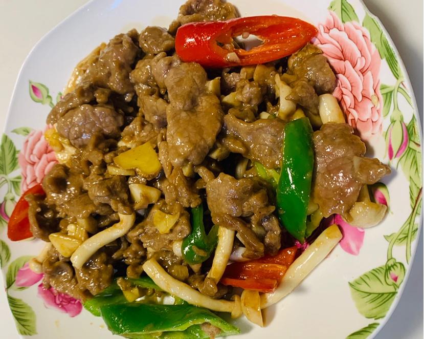 炒牛肉海鲜菇