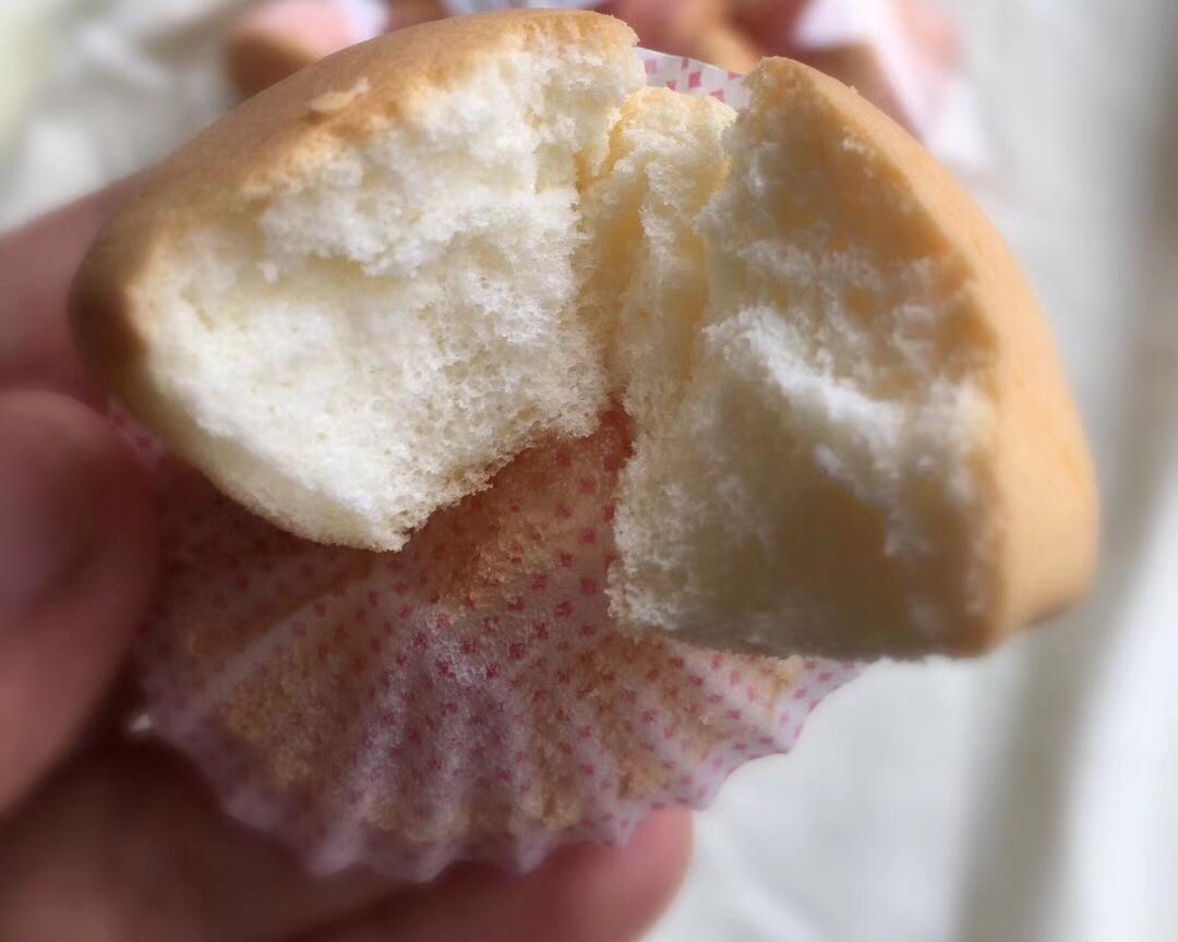 【纸杯蛋糕 ?酸奶小蛋糕   ——附视频的做法步骤图】susan彤妈-制作