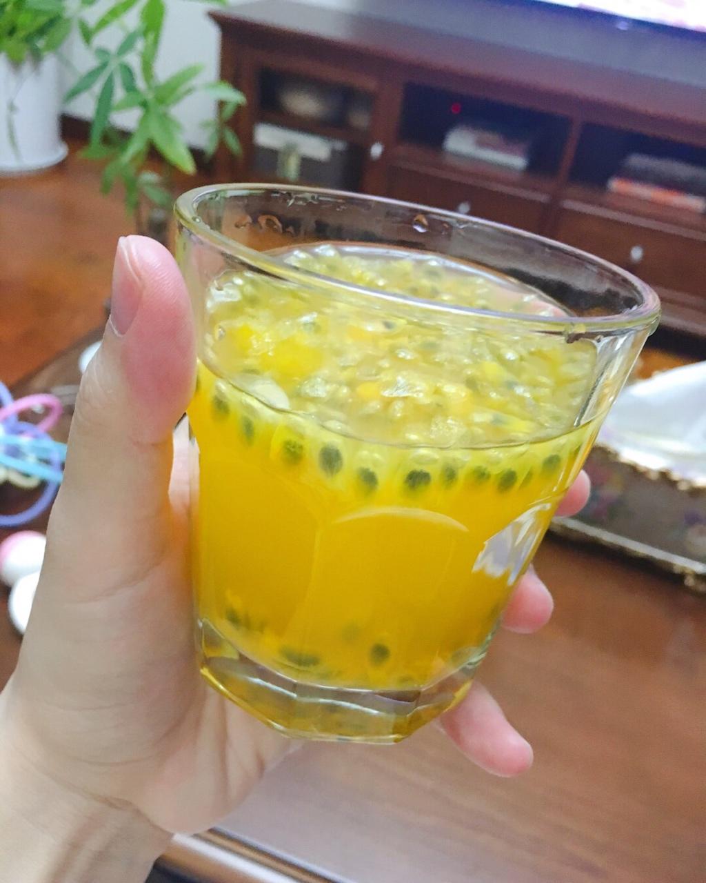 oo0o微笑的鱼做的百香果的朴素吃法(百香果汁)