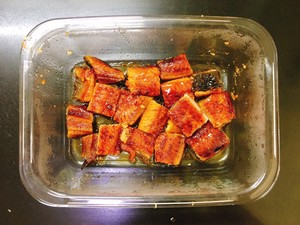鳗鱼凯撒沙拉的做法 步骤4