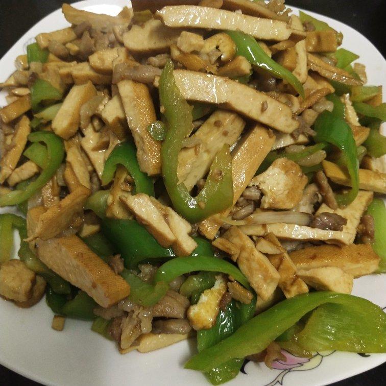凛冬将至_wy做的简单又下饭的青椒豆干炒肉丝