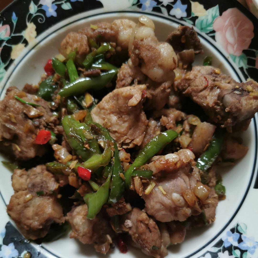 在下李公子做的青椒炒排骨