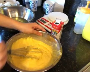 古早蛋糕的做法 步骤6