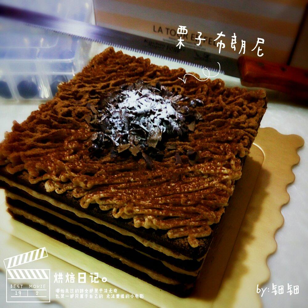 做过 蒙布朗蛋糕 改良了下,把布朗尼和栗子蒙