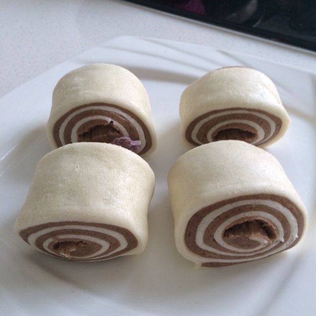 【牛奶巧克力双色小馒头图片】烟雨秋阳_下厨房