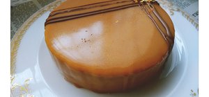 淋面蛋糕的封面