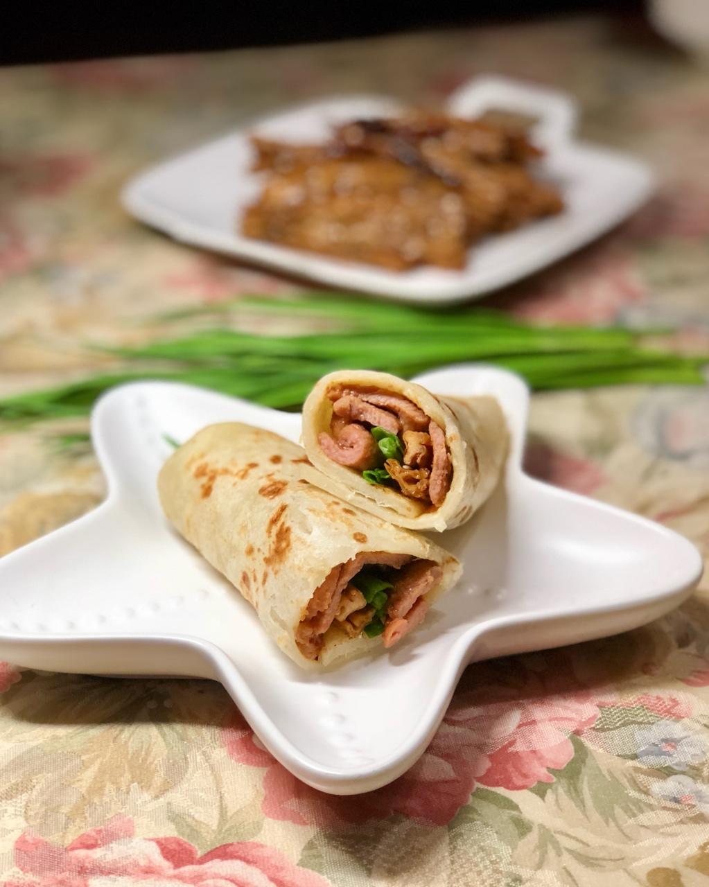 蓝精灵的妹妹做的春饼的做法(北方习俗吃的摊春饼)