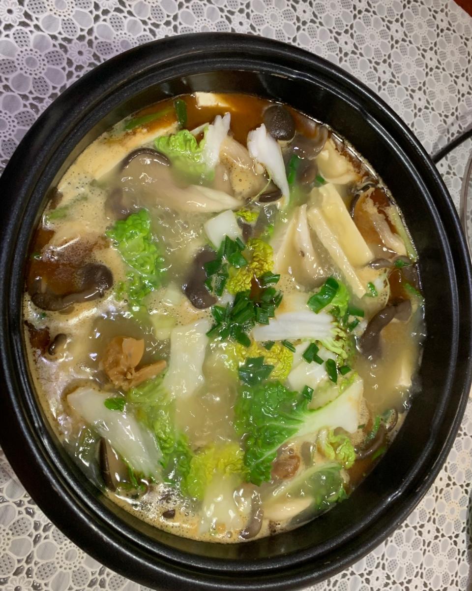 抬头笑着做的金华火腿白菜豆腐汤
