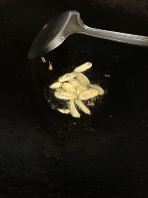 上海青炒鱼片的做法 步骤4
