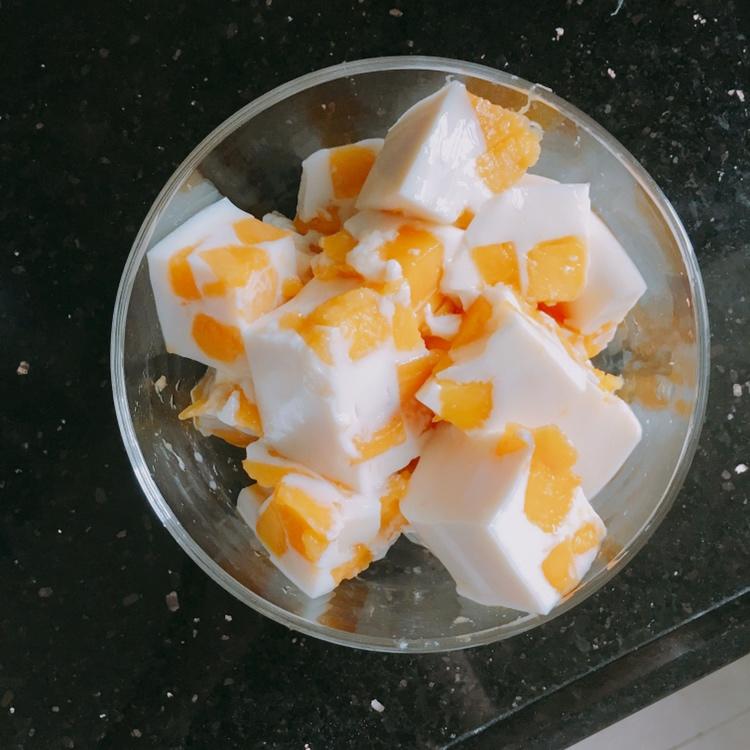 一个鱼翅做的甜品