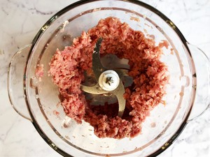 芹菜猪肉水饺?的做法 步骤2