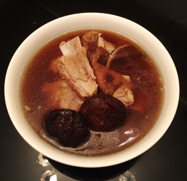 lik做的茶树菇炖排骨