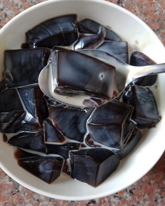烧仙草黑凉粉
