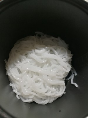 宿舍党的电饭锅版无油番茄鸡蛋盖浇饭