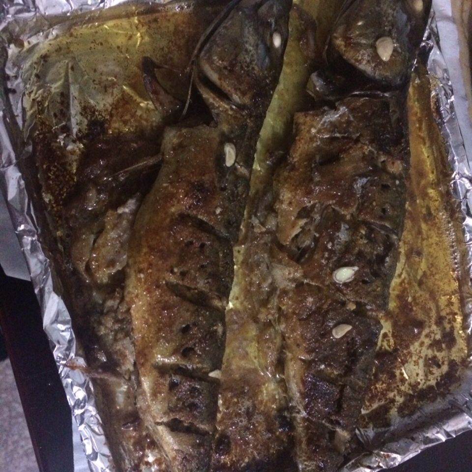 宝宝做的盐烤青占鱼尾