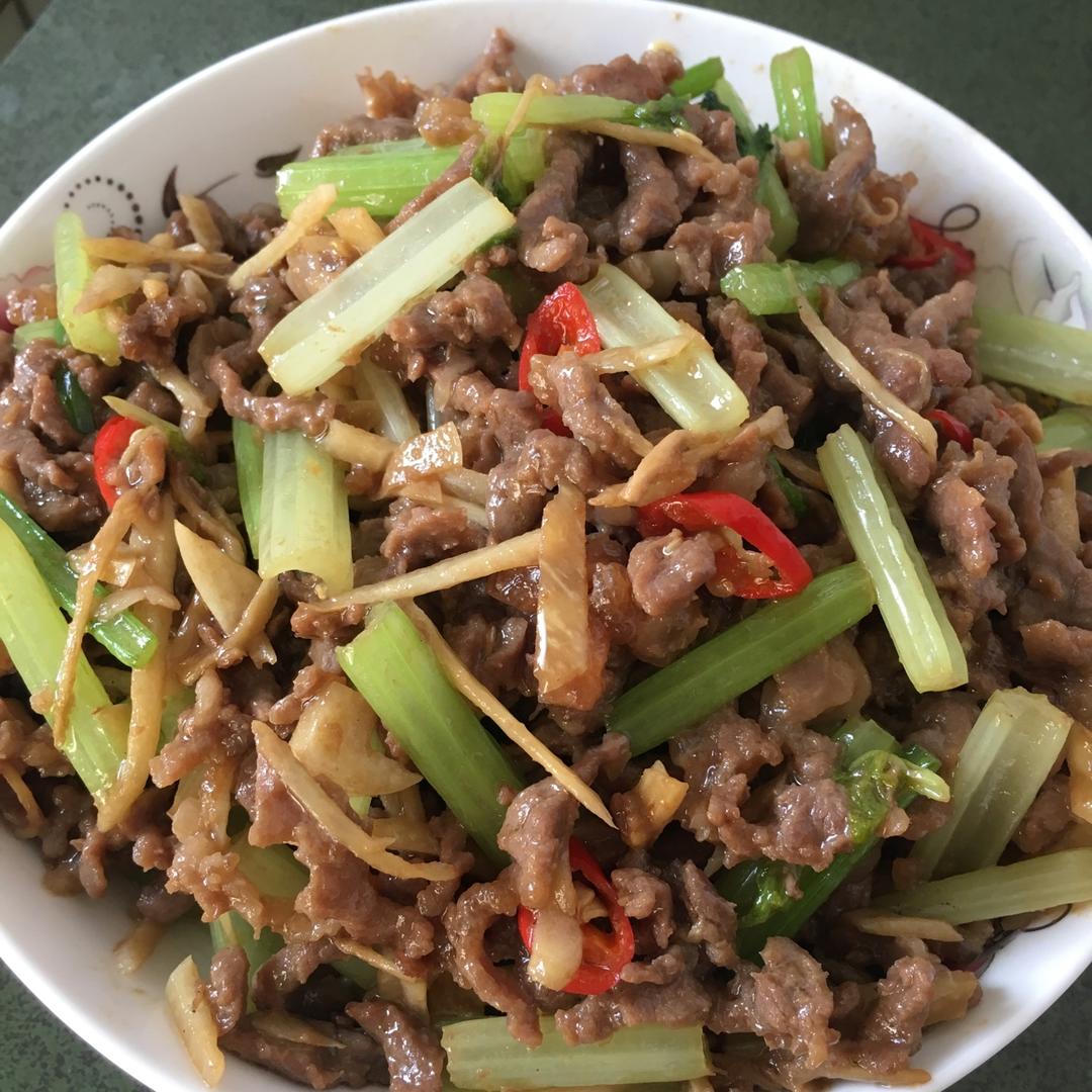 垃頄做的芹菜炒牛肉