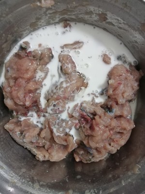 自制手打鱼丸的做法 步骤5