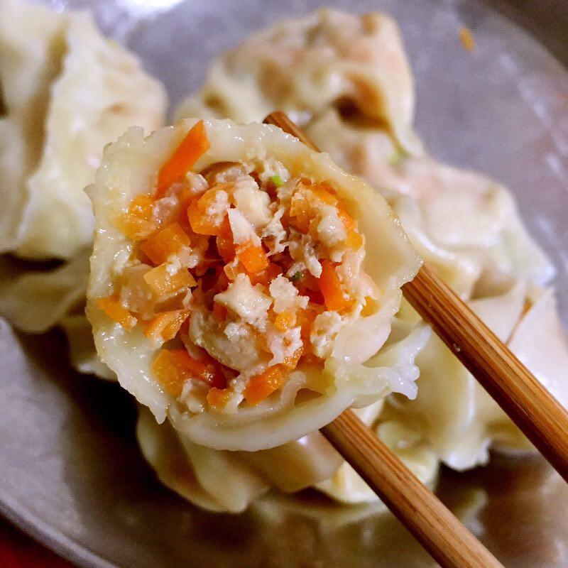 ca1丶做的香菇猪肉胡萝卜饺子