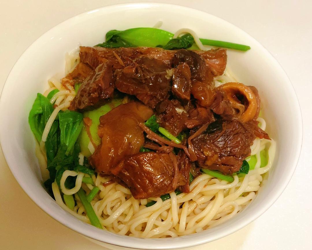 卤牛肉面