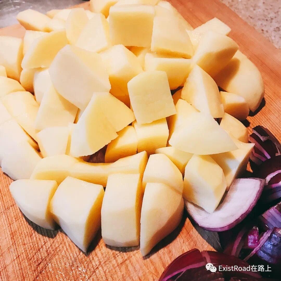 女友力颜修生|泰式咖喱酱炖土豆鸡