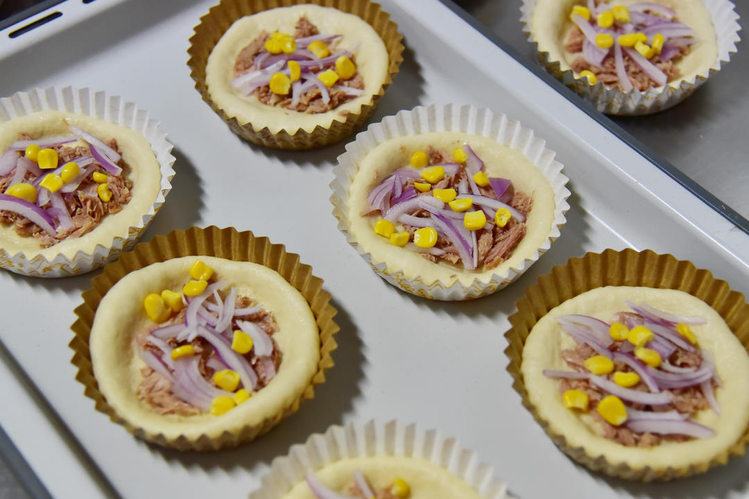 【金枪鱼面包的做法步骤图，金枪鱼面包怎么做好吃】supersuper超超超-制作