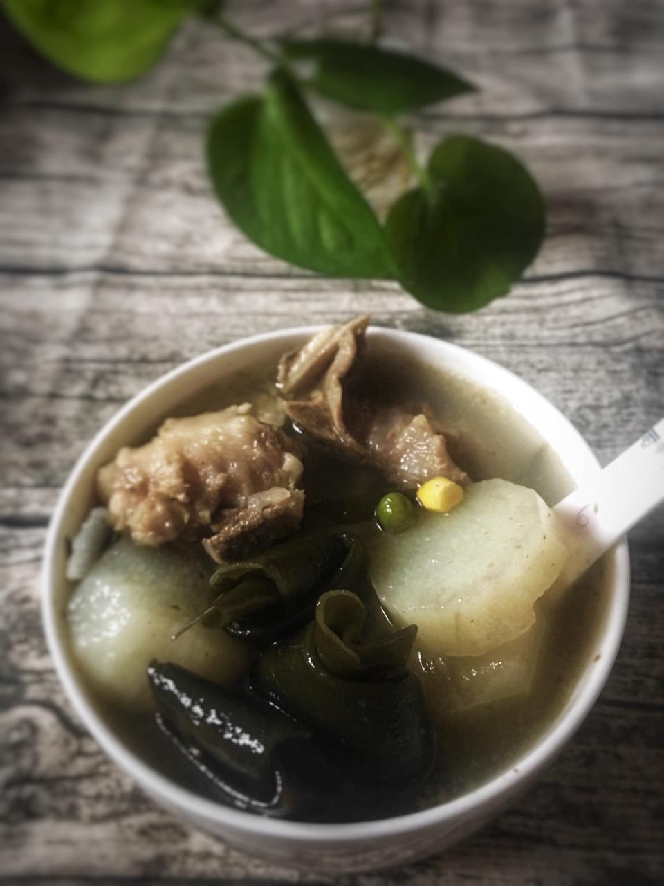 爱吃奇异果的小白兔做的绿豆海带排骨汤