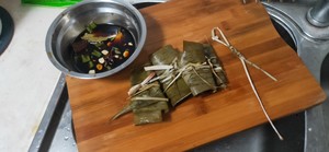 不放盐的草扎肉的做法 步骤11