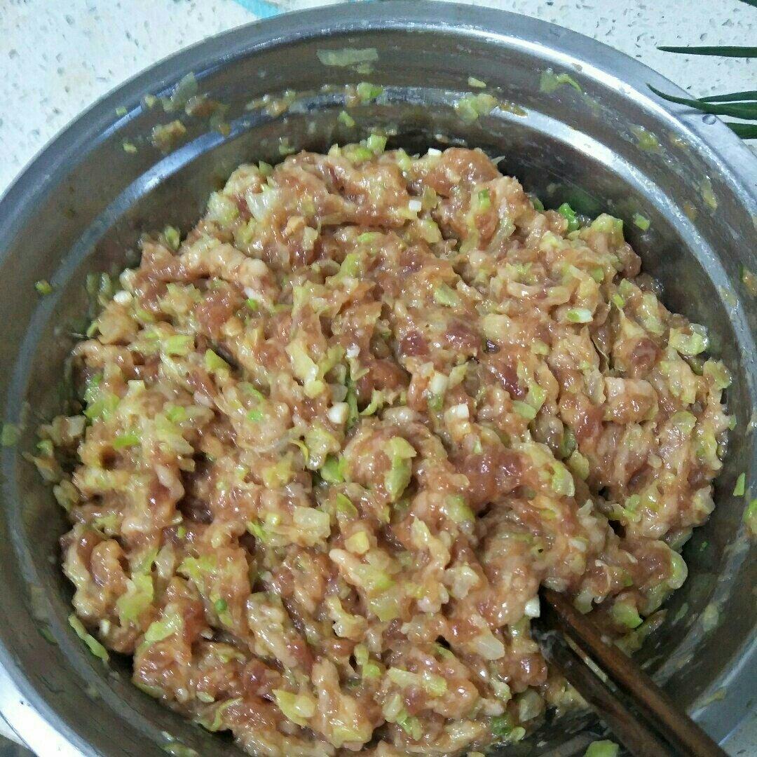小女人狠↗坚强.做的饺子馅