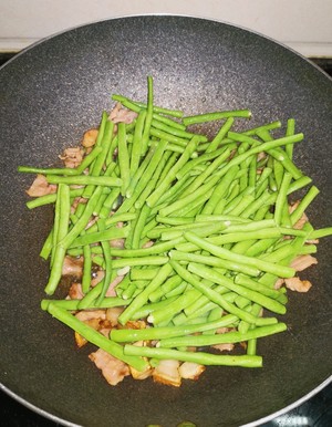 适合夏天的豆角炒肉的做法 步骤9
